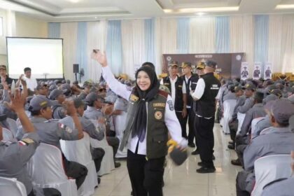 Seminar Kemah Bakti Satya Linmas, Walikota Eva Dwiana Dorong Peningkatan Kapasitas Anggota 9 Seminar Kemah Bakti Satya Linmas, Walikota Eva Dwiana Dorong Peningkatan Kapasitas Anggota