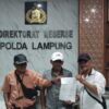 Buntut Kekerasan Terhadap Wartawan, Kasiyono Dilaporkan ke Polda Lampung 3 Buntut Kekerasan Terhadap Wartawan, Kasiyono Dilaporkan ke Polda Lampung