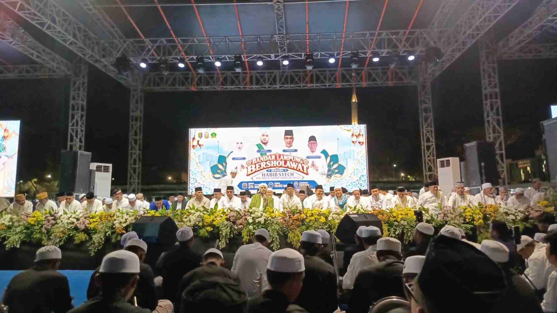 Gubernur Mirza Ajak Warga Perkuat Persaudaraan Lewat Bandar Lampung Bersholawat